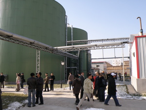 Biogas plant with people © Dr. Abdallah Nassour