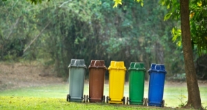 Recycle_Bins_In_Garden (c) worradmu / FreeDigitalPhotos.net